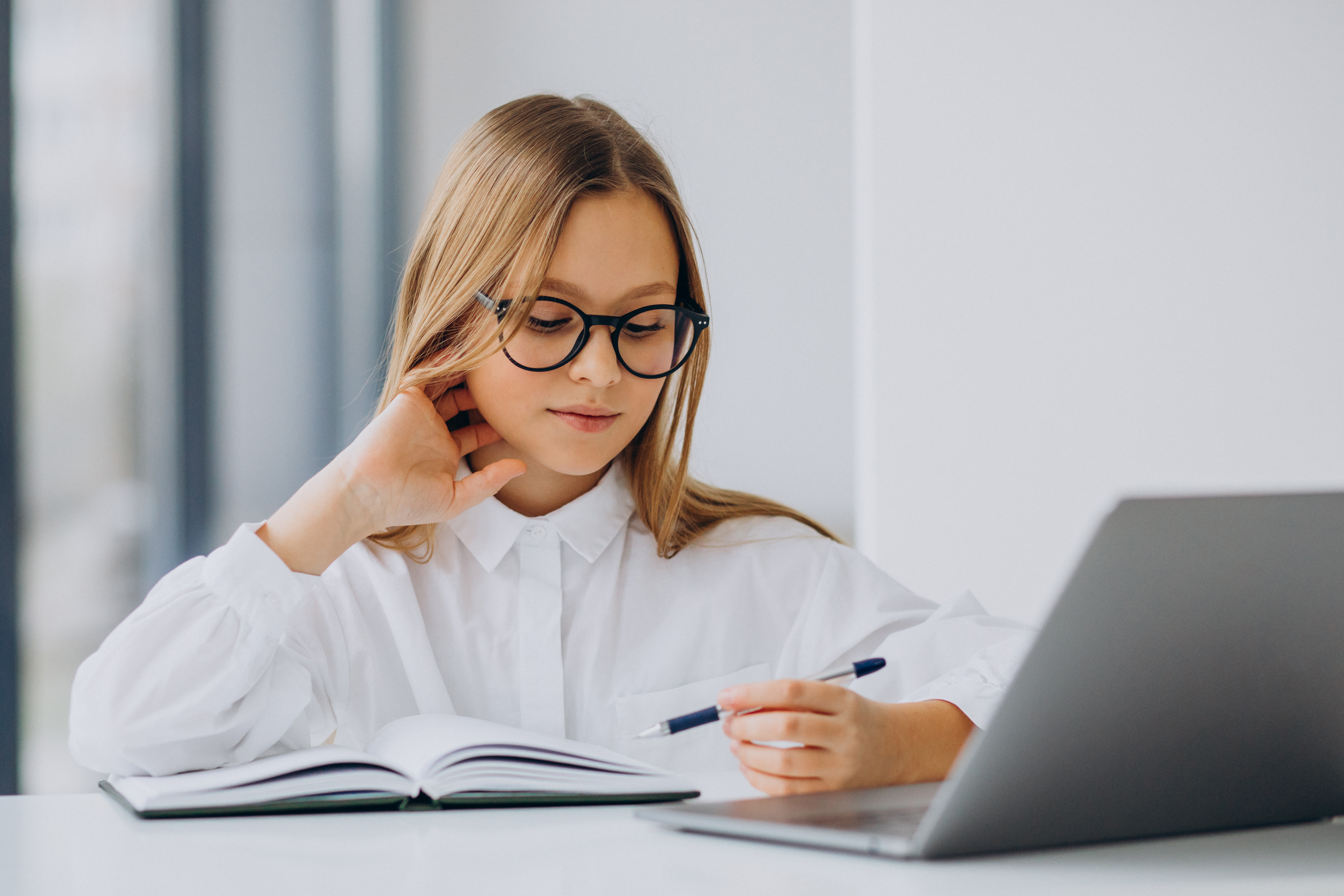 Online remote work training dashboard